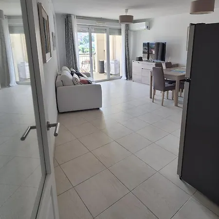 2 Bedrooms - L'oree Du Golfe