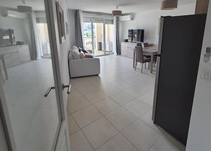 2 Bedrooms - L'oree Du Golfe